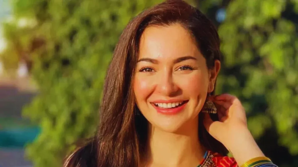 Hania Amir by megafamous.org