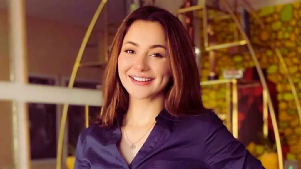 Hania Amir by megafamous.org